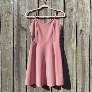 🌸 romantic pink spaghetti strap dress! 💕